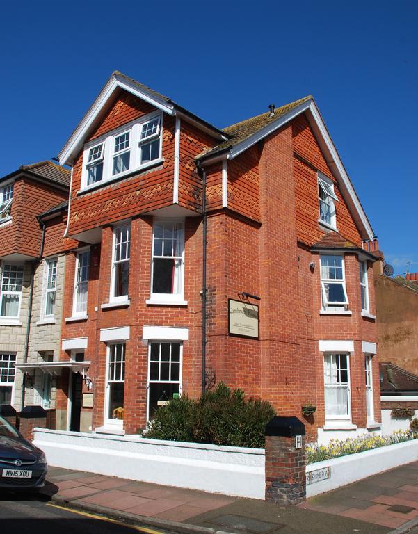 Cambridge House Guest House Eastbourne Exterior photo